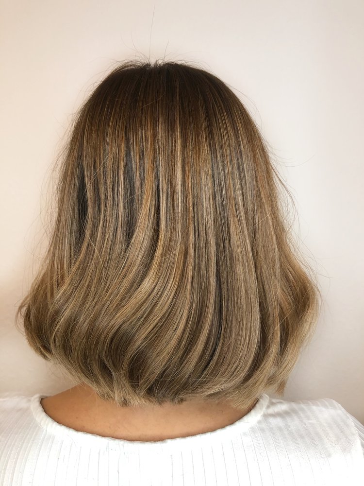 Kundin des Friseursalon Schnaddels in Wiesbaden