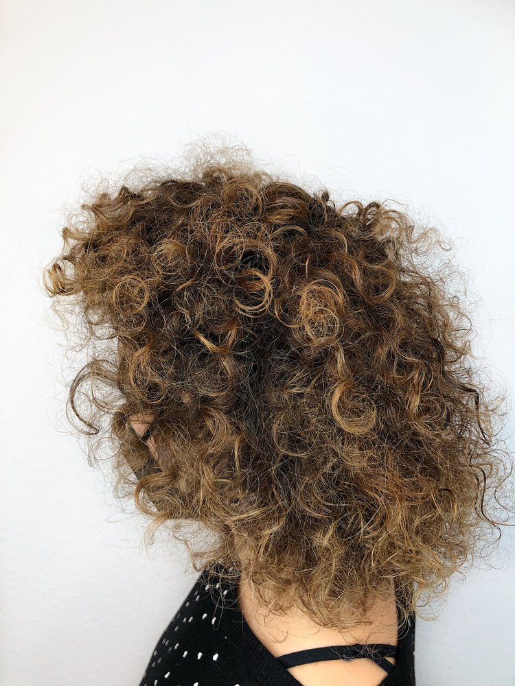 Kundin des Friseursalon Schnaddels in Wiesbaden