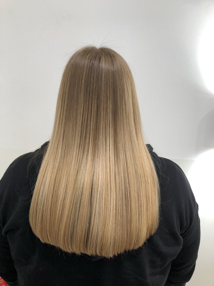 Kundin des Friseursalon Schnaddels in Wiesbaden