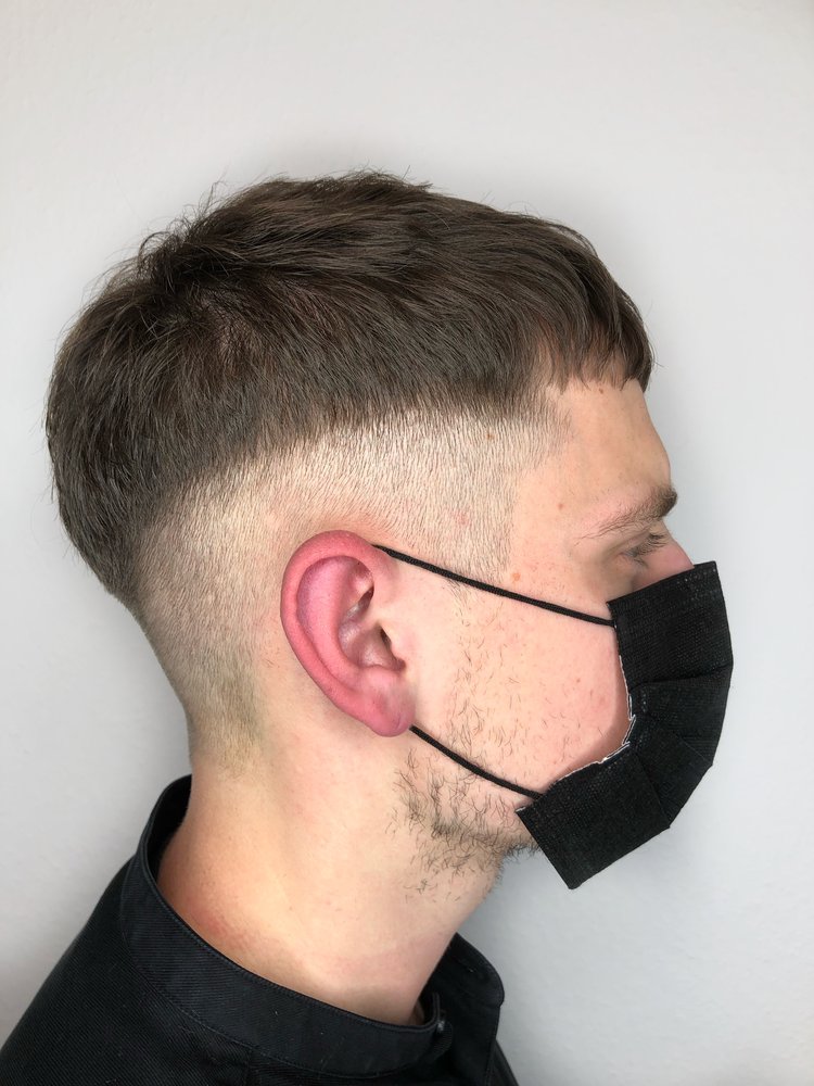 Kundin des Friseursalon Schnaddels in Wiesbaden