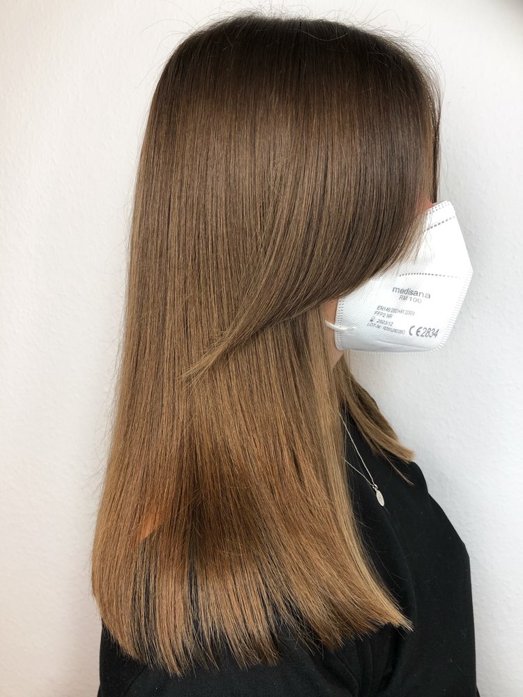 Kundin des Friseursalon Schnaddels in Wiesbaden