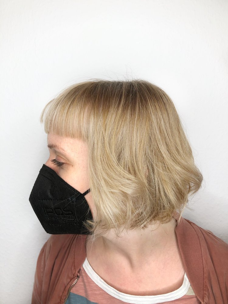 Kundin des Friseursalon Schnaddels in Wiesbaden