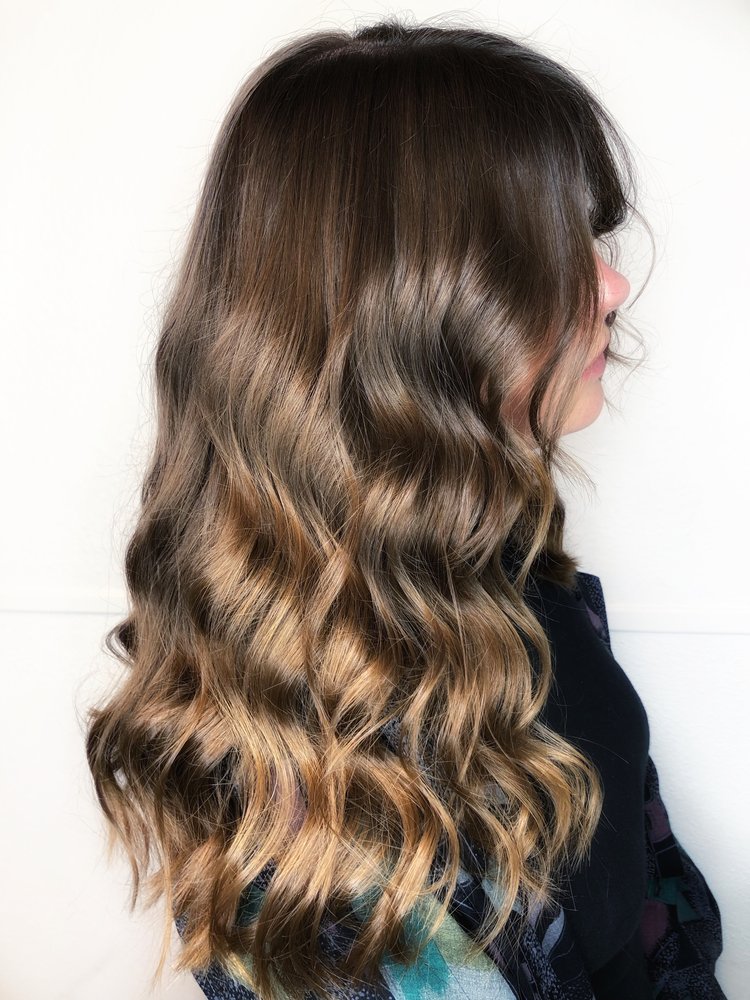 Kundin des Friseursalon Schnaddels in Wiesbaden