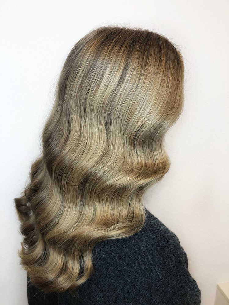 Kundin des Friseursalon Schnaddels in Wiesbaden