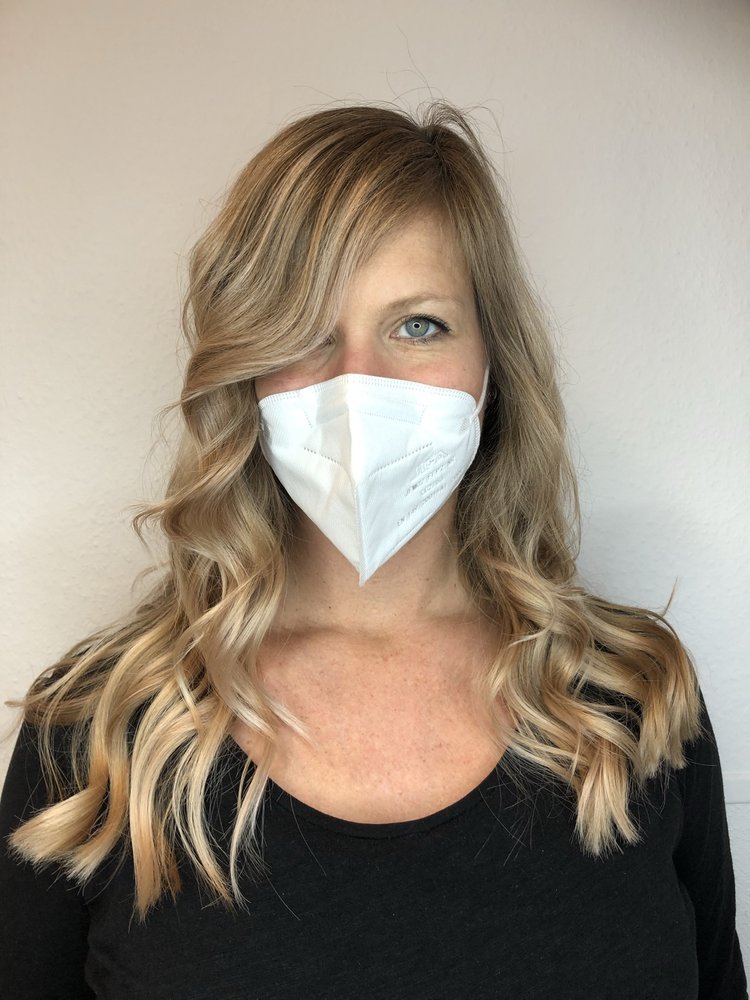 Kundin des Friseursalon Schnaddels in Wiesbaden