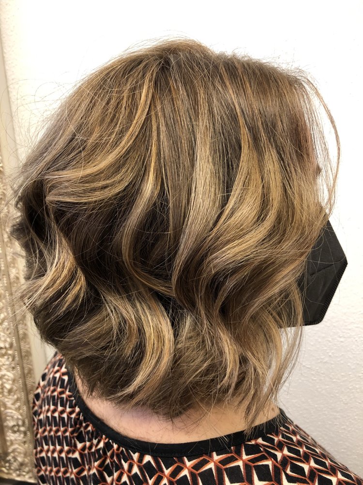 Kundin des Friseursalon Schnaddels in Wiesbaden