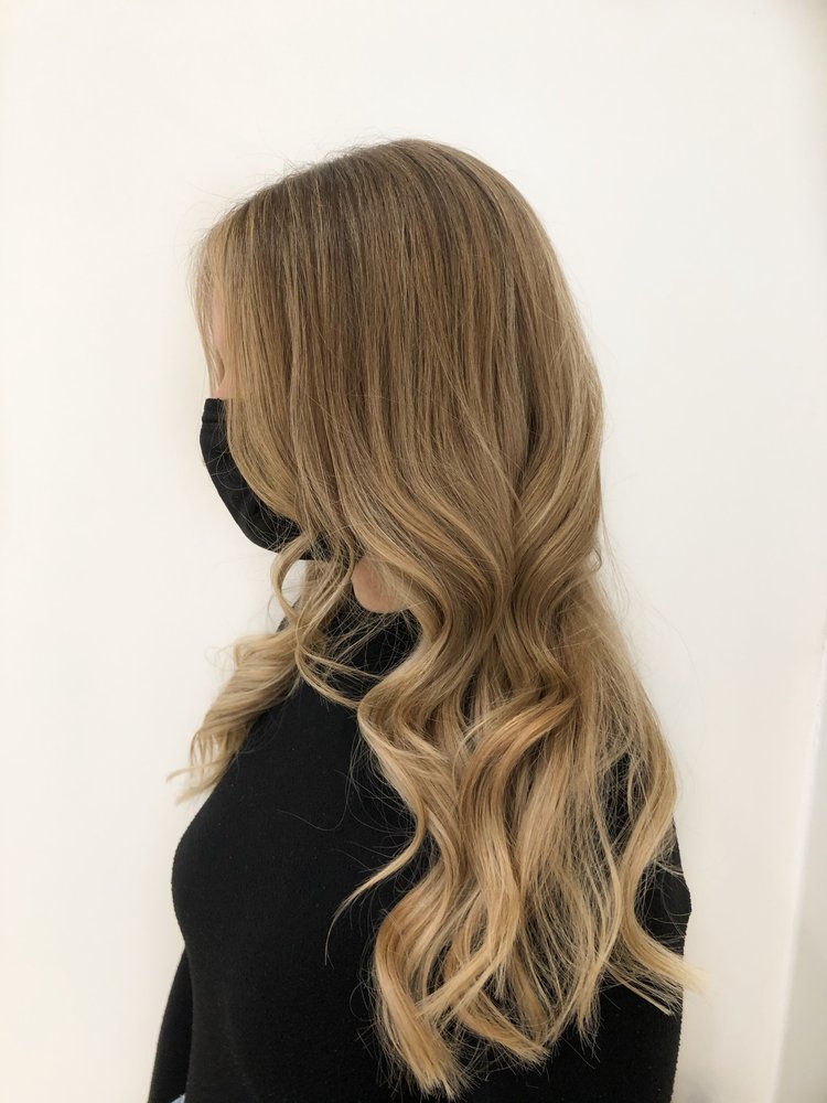 Kundin des Friseursalon Schnaddels in Wiesbaden